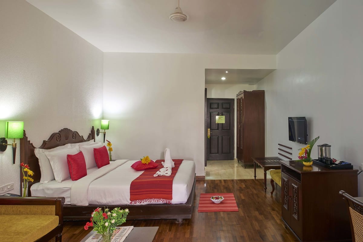 In-room safe, desk, blackout curtains, free WiFi