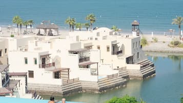 3 outdoor pools, open 7:00 AM to 7:00 PM, pool cabanas (surcharge)