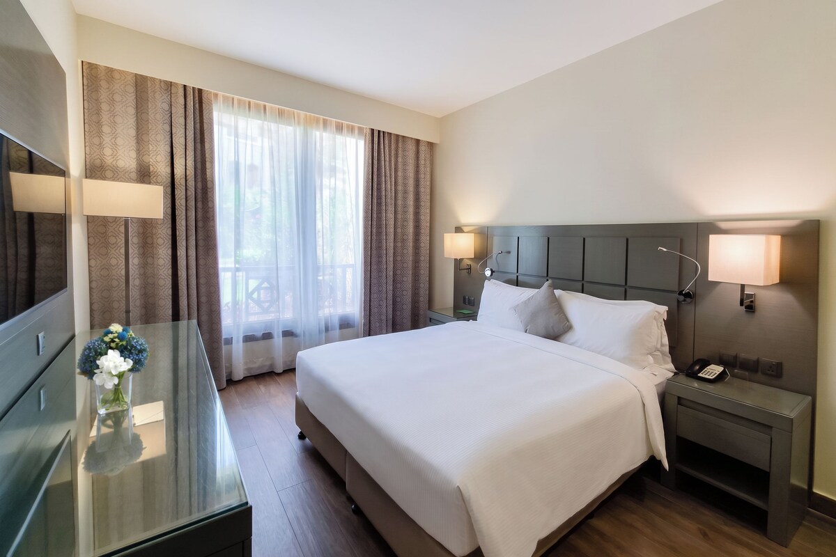 In-room safe, free cots/infant beds, free WiFi, bed sheets