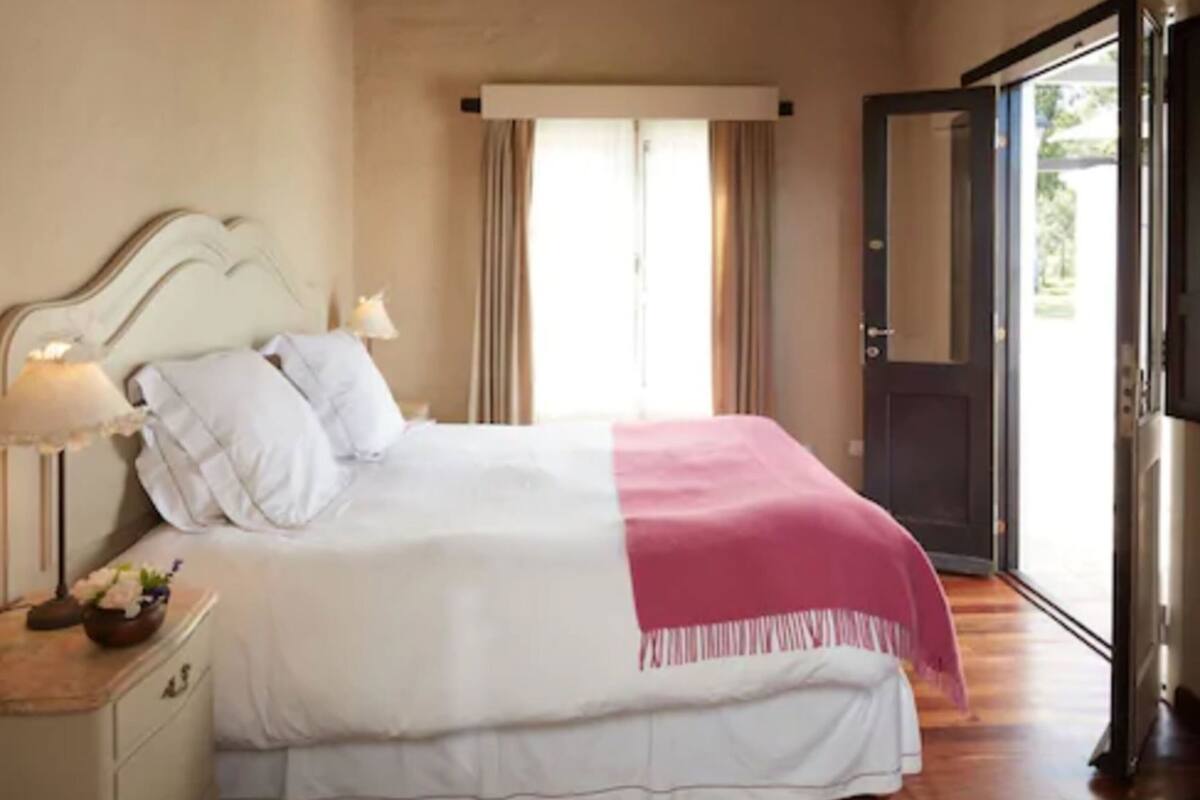 Egyptian cotton sheets, premium bedding, down duvets, pillow-top beds