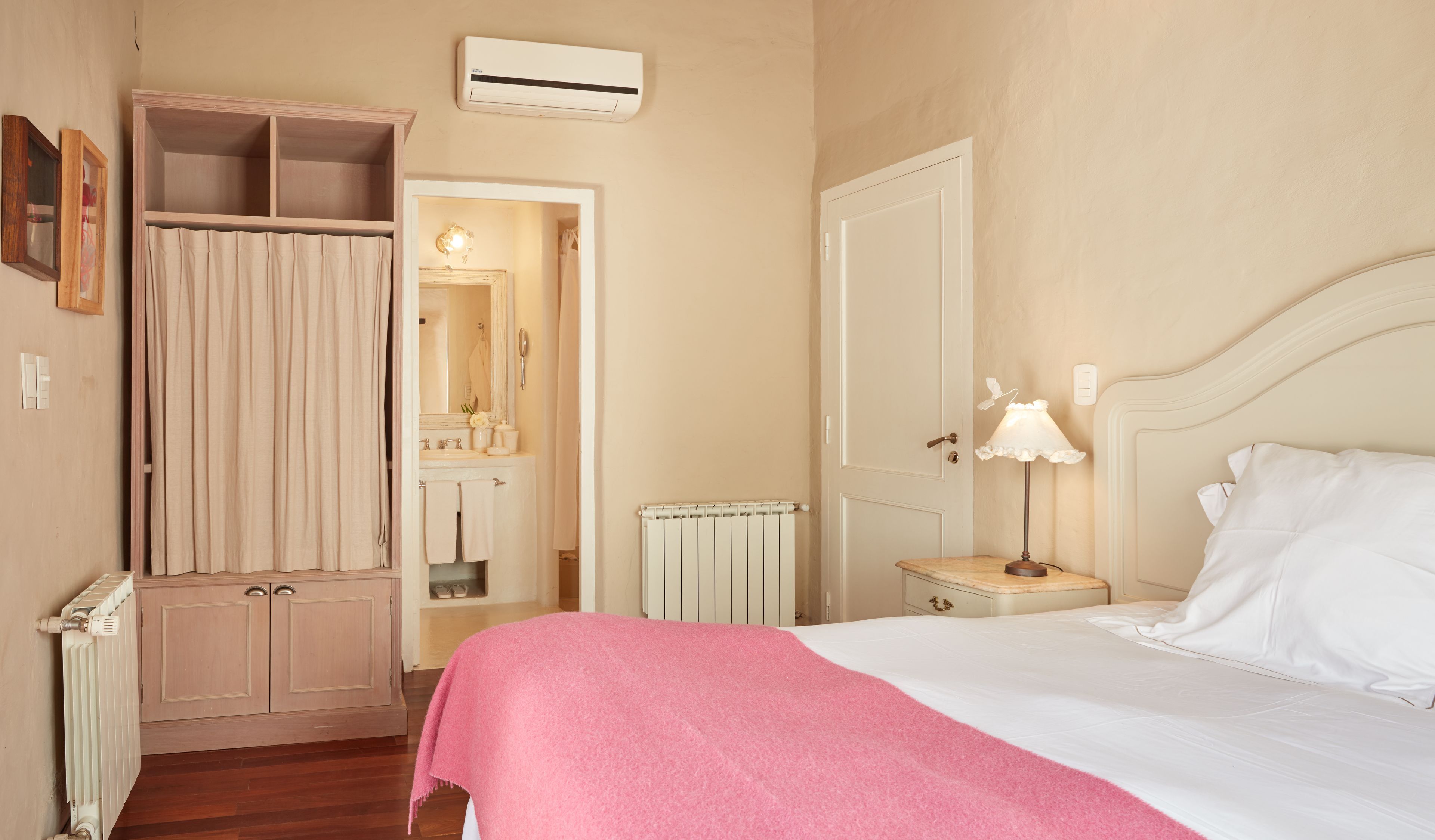 Egyptian cotton sheets, premium bedding, down duvets, pillow-top beds