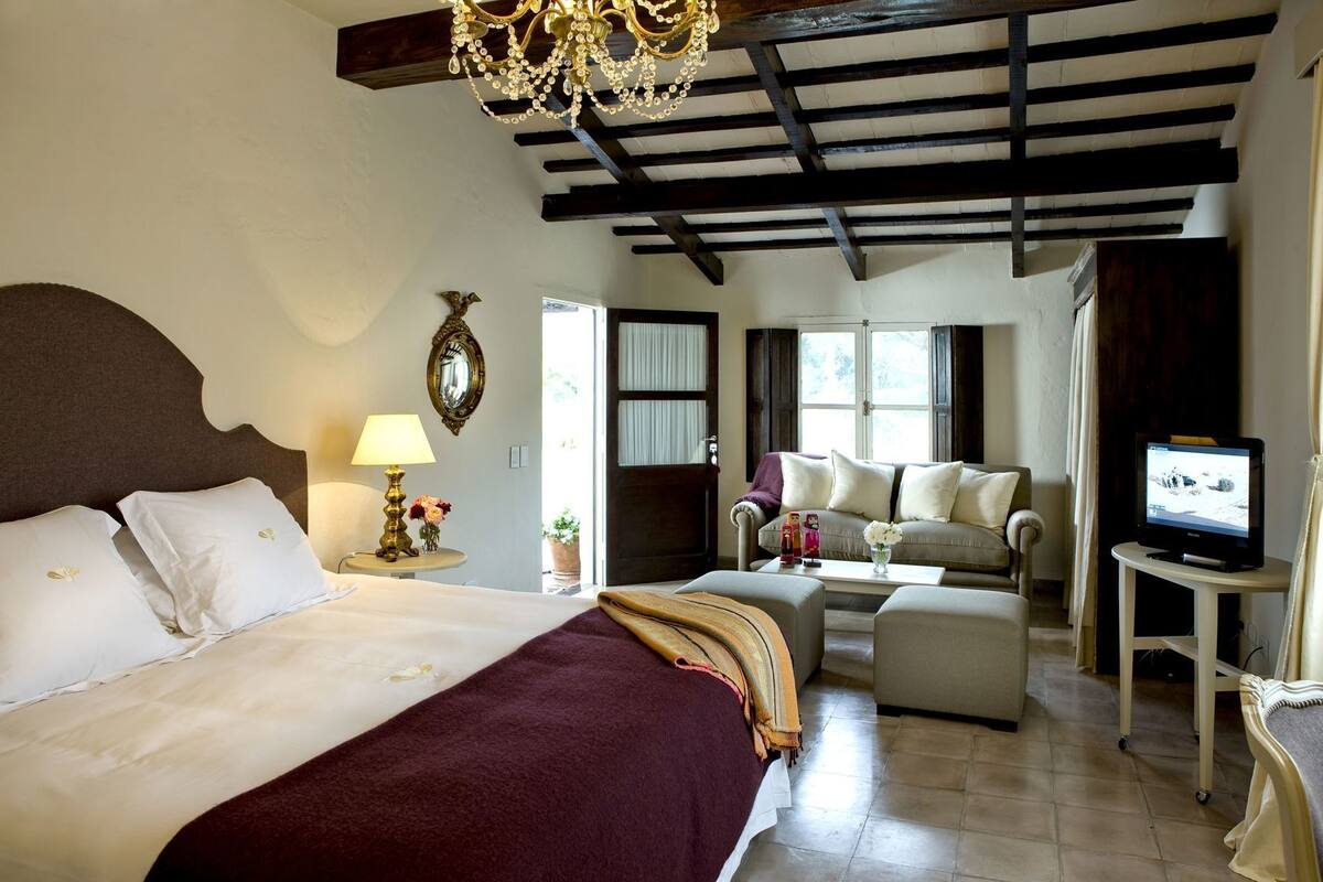 Egyptian cotton sheets, premium bedding, down duvets, pillow-top beds