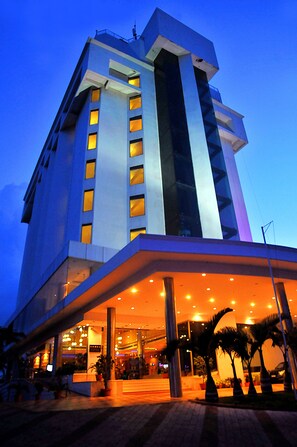Front of property - The Quilon Beach Hotel and Convention Center (Kollam)