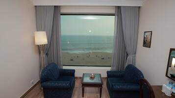 Premium Room | Premium bedding, memory-foam beds, minibar, in-room safe