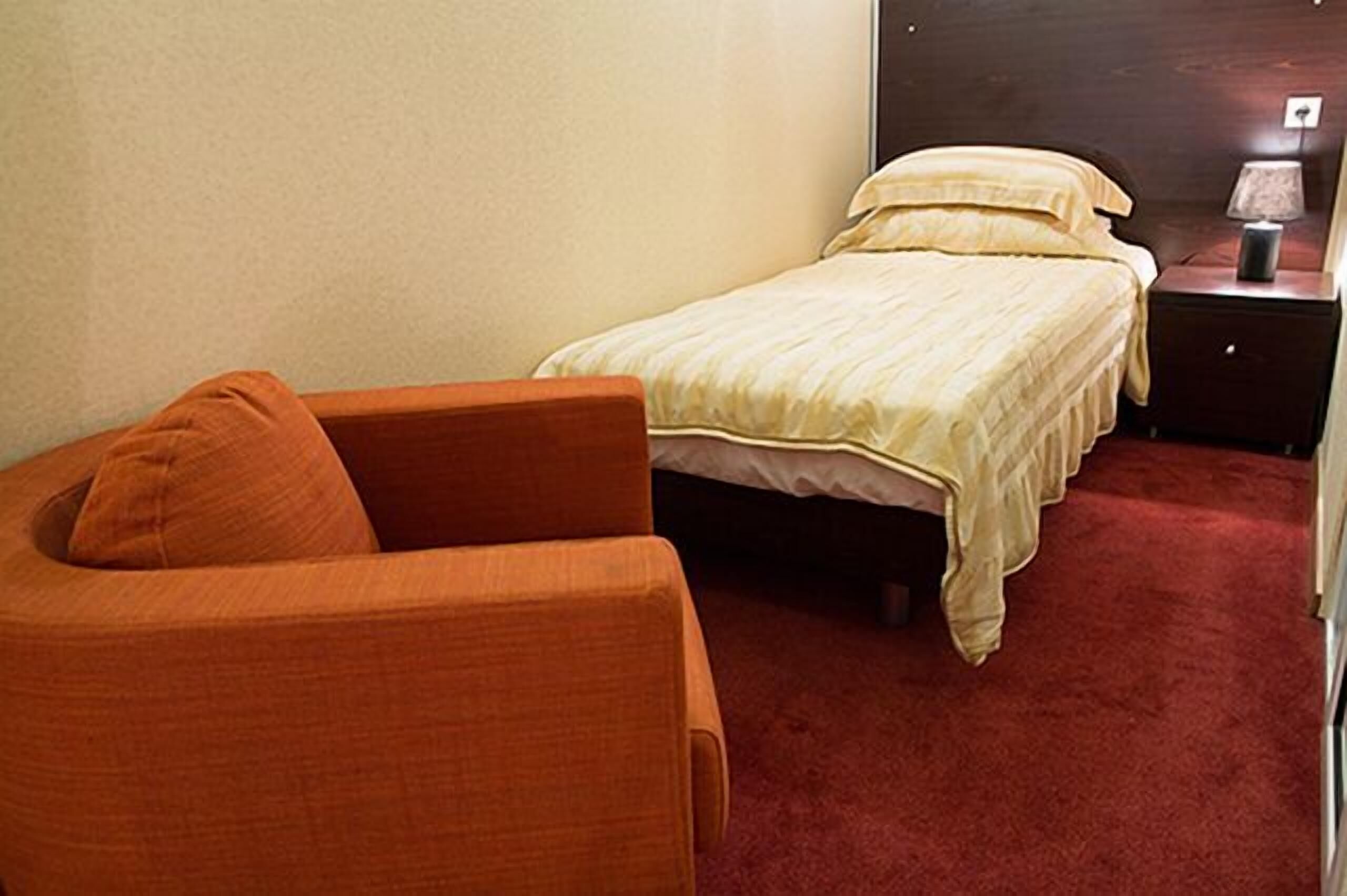 Desk, iron/ironing board, free cribs/infant beds, free WiFi