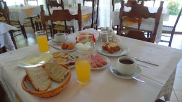 Desayuno continental todos los días (con cargo)