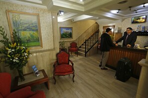 Property entrance - Apart Hotel Principado (Santiago)