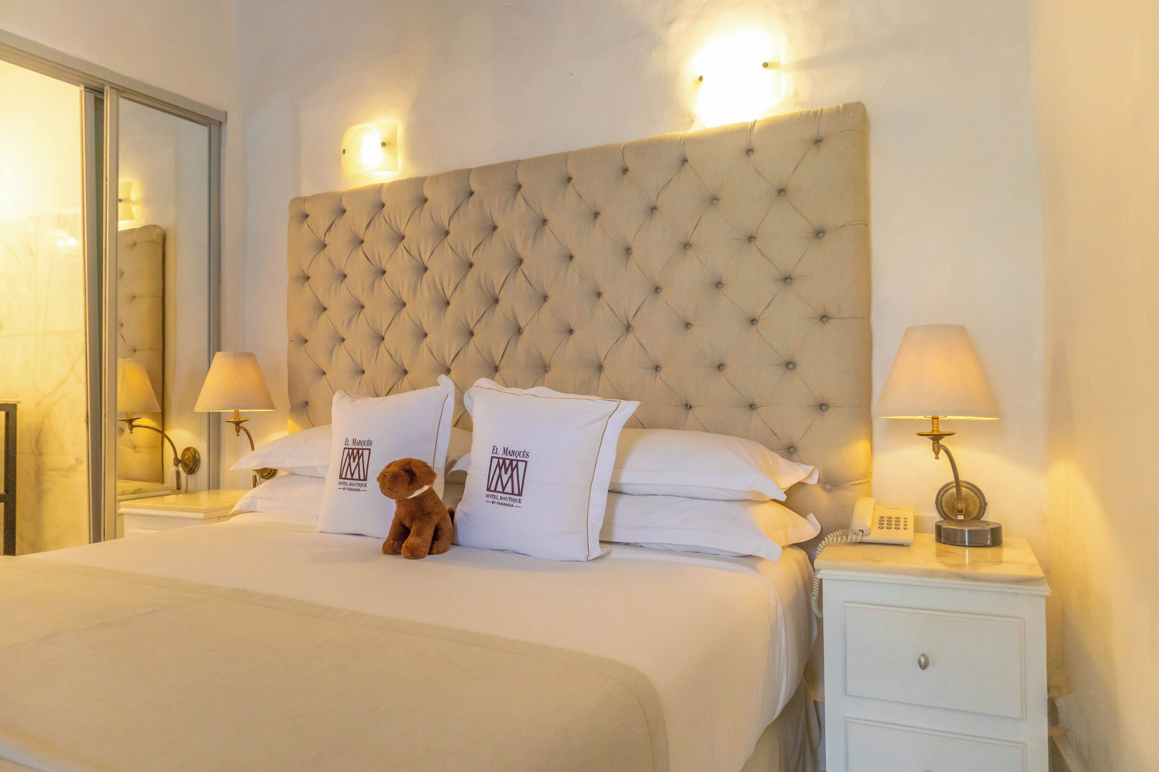 Chambre Standard | Literie de qualité supérieure, minibar, coffres-forts dans les chambres