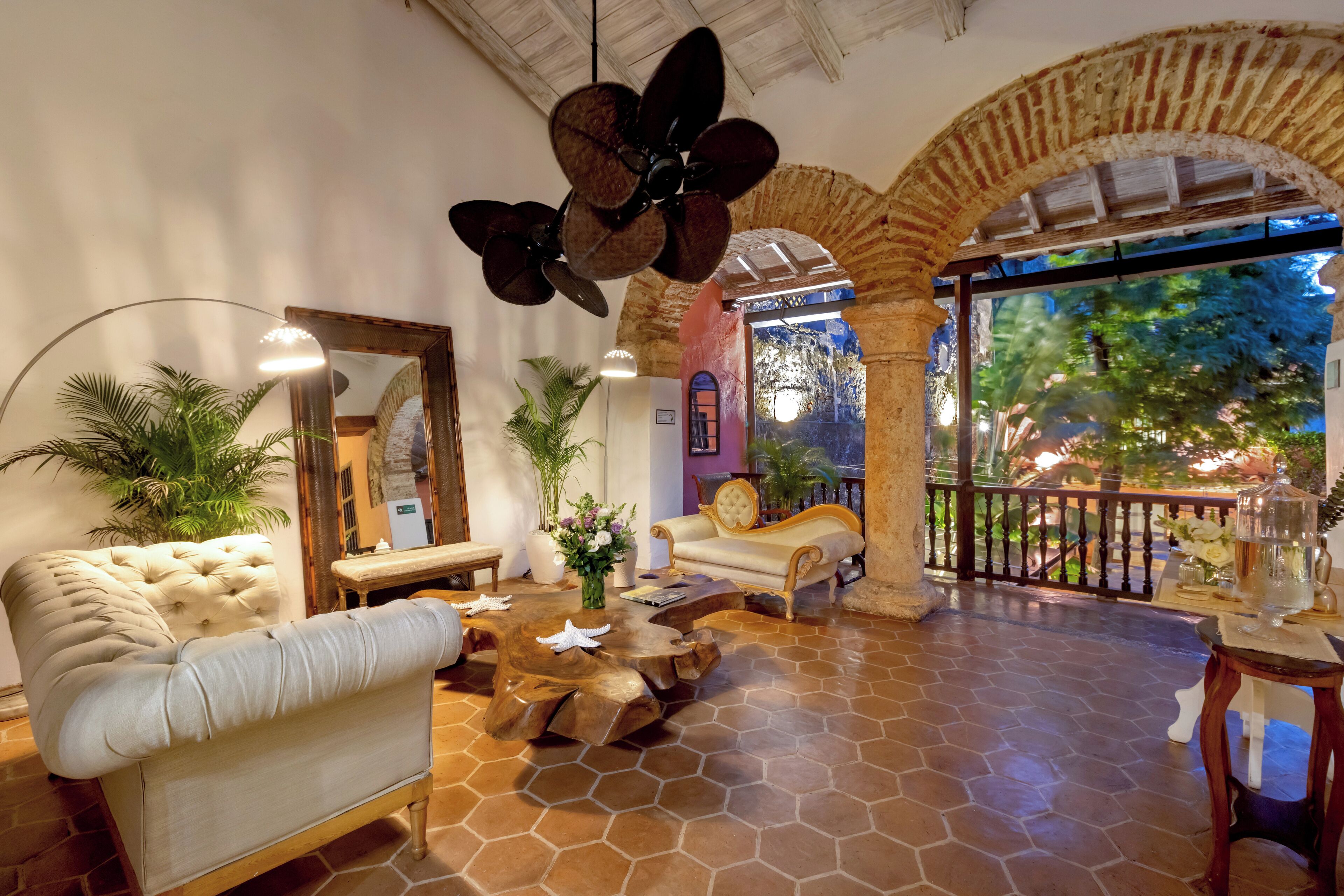 Nhà Cao cấp | Khu phòng khách | TV LCD 