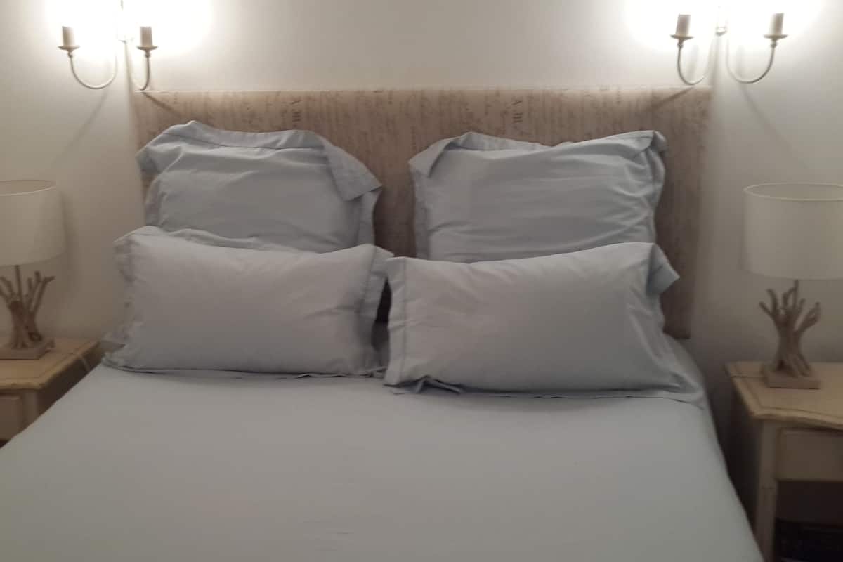2 Bedroom 1 Bathroom #24 | Individually decorated, iron/ironing board, cribs/infant beds, free WiFi