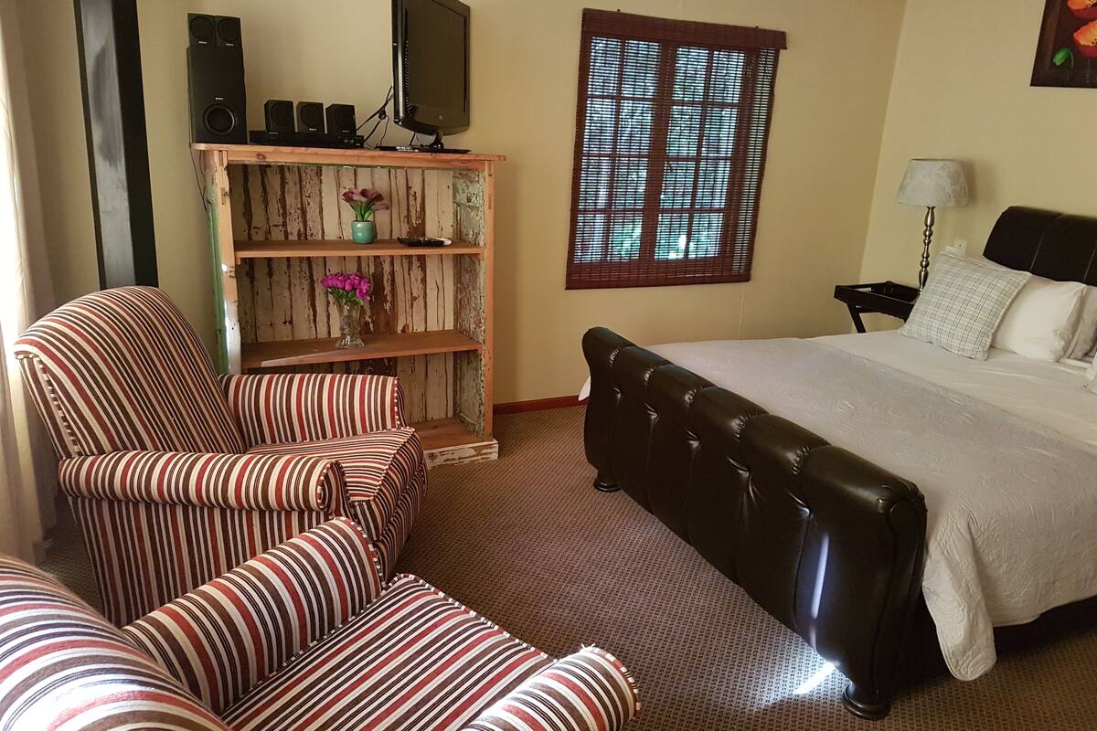 1 Bedroom 2 Bathrooms Balcony #12 | Tabla de planchar con plancha, cunas (de pago), wifi gratis