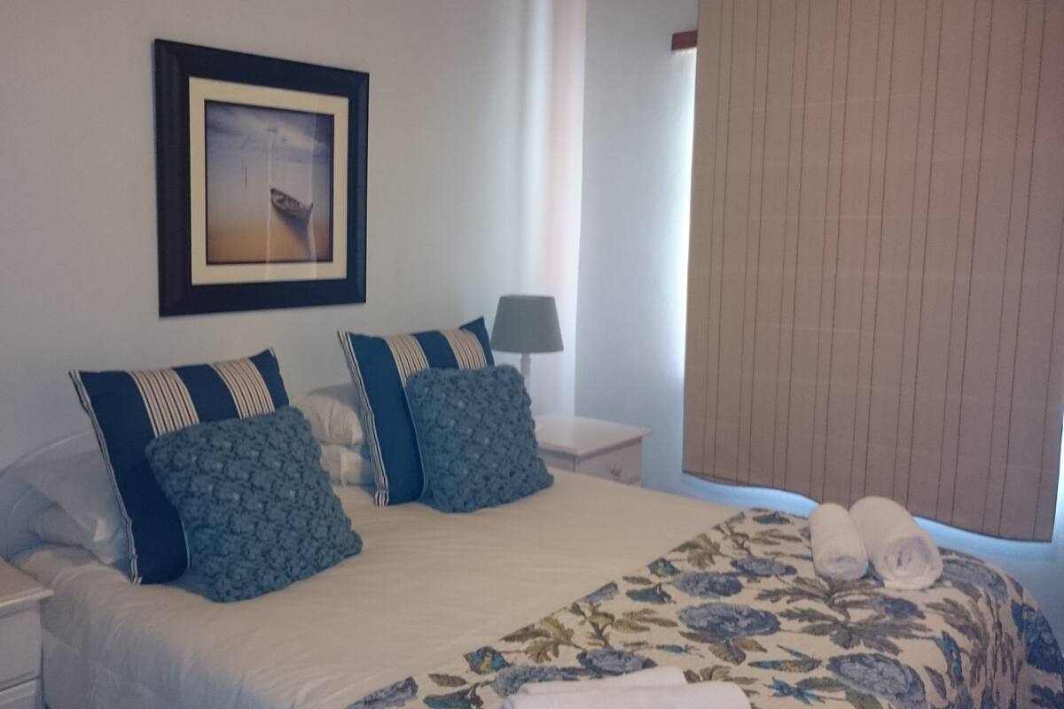 2 Bedroom /2 Bathroom #18 | Tabla de planchar con plancha, cunas (de pago), wifi gratis