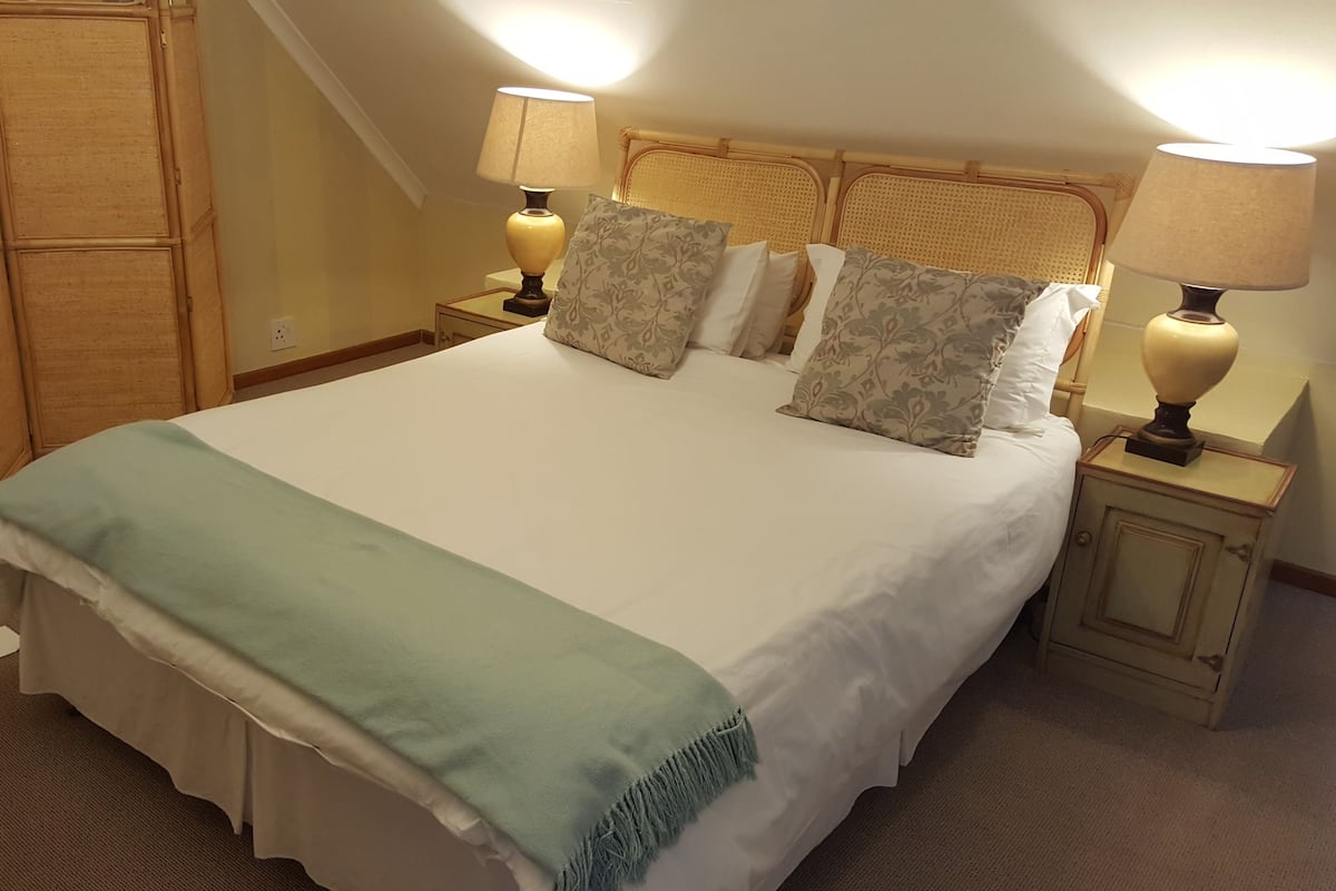 2 Bedroom 2 Bathroom #16 | Individually decorated, iron/ironing board, cribs/infant beds, free WiFi