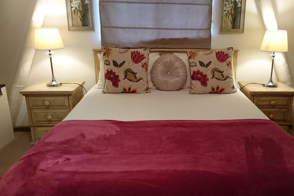 3 Bedroom Standard/Queen Loft #05 | Individually decorated, iron/ironing board, cribs/infant beds, free WiFi