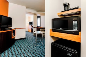 42-inch flat-screen TV with cable channels, TV - Fairfield Inn & Suites Wilkes-Barre Scranton (Wilkes-Barre)