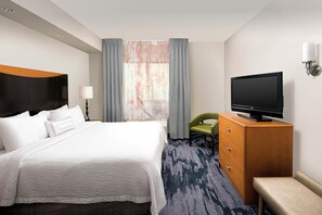 Premium bedding, Tempur-Pedic beds, in-room safe, individually decorated - Fairfield Inn & Suites by Marriott Miami Airport South (Miami)