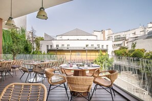 Bar (on property) - Renaissance Paris Arc de Triomphe Hotel (Paris)