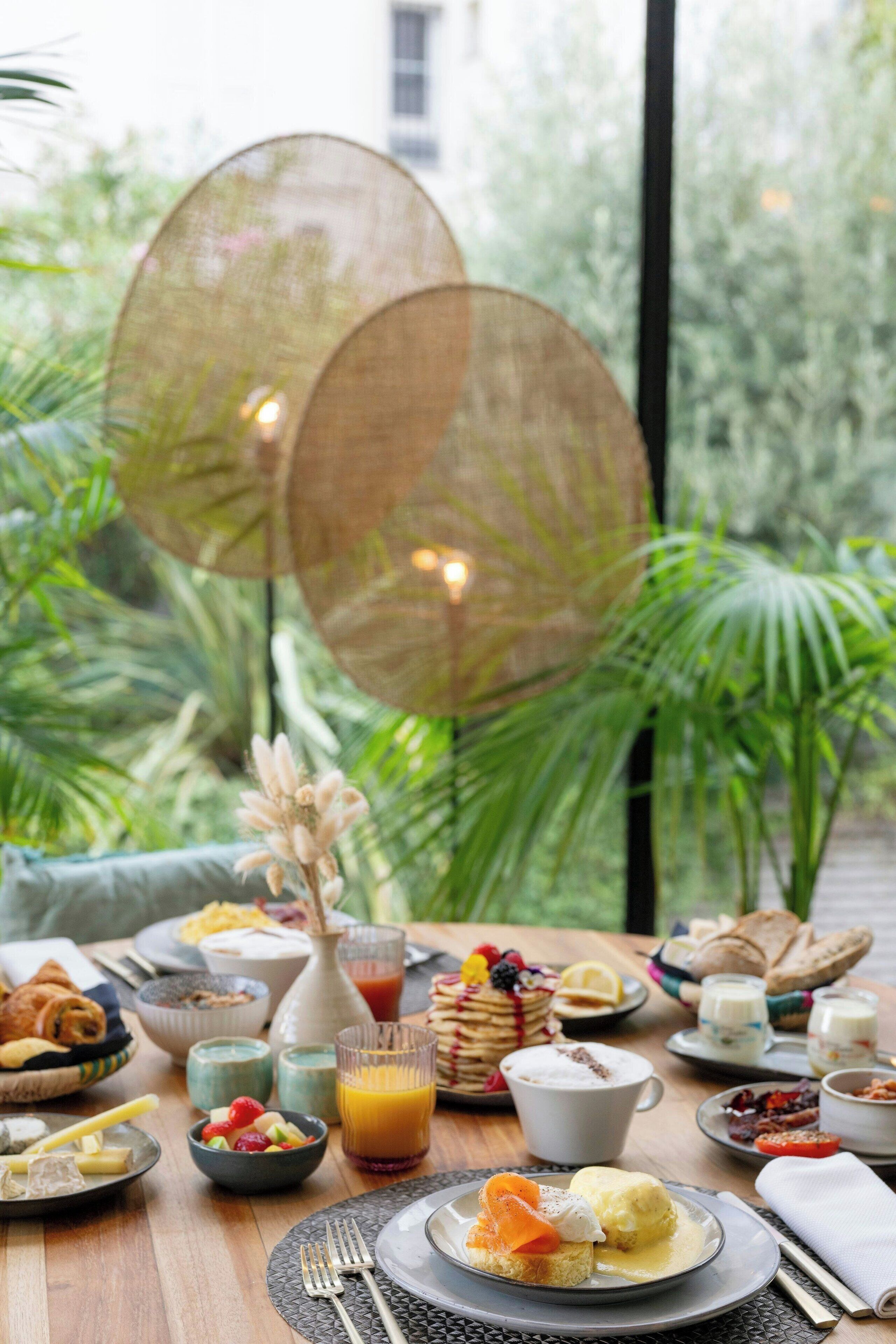 Daily buffet breakfast (EUR 35 per person)