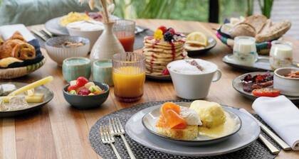 Renaissance Paris Arc de Triomphe Hotel