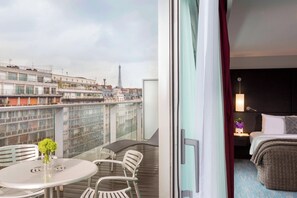 View from room - Renaissance Paris Arc de Triomphe Hotel (Paris)