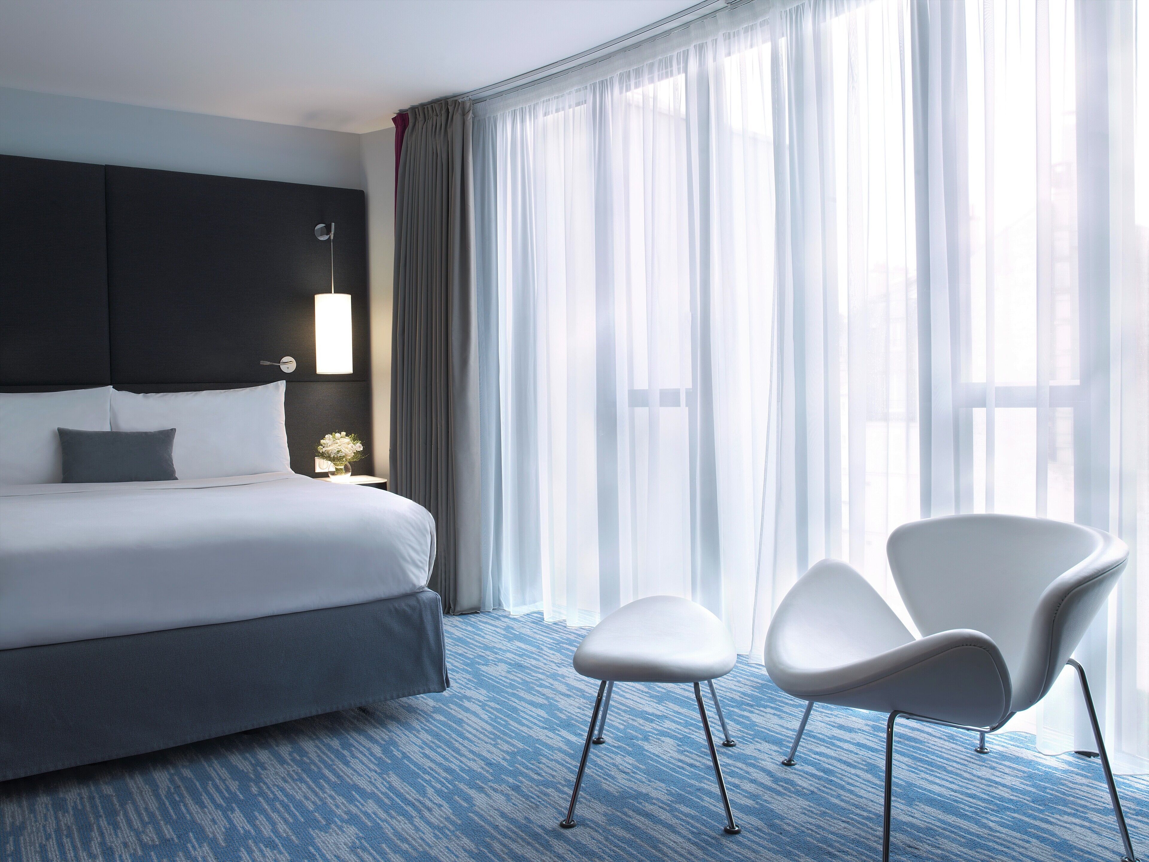 Room, 1 Queen Bed, Garden View | Premium bedding, minibar, in-room safe, blackout drapes