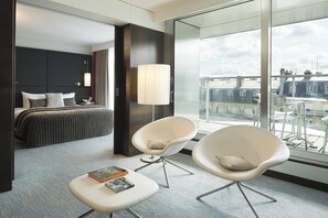 Ropa de cama de alta calidad y minibar 