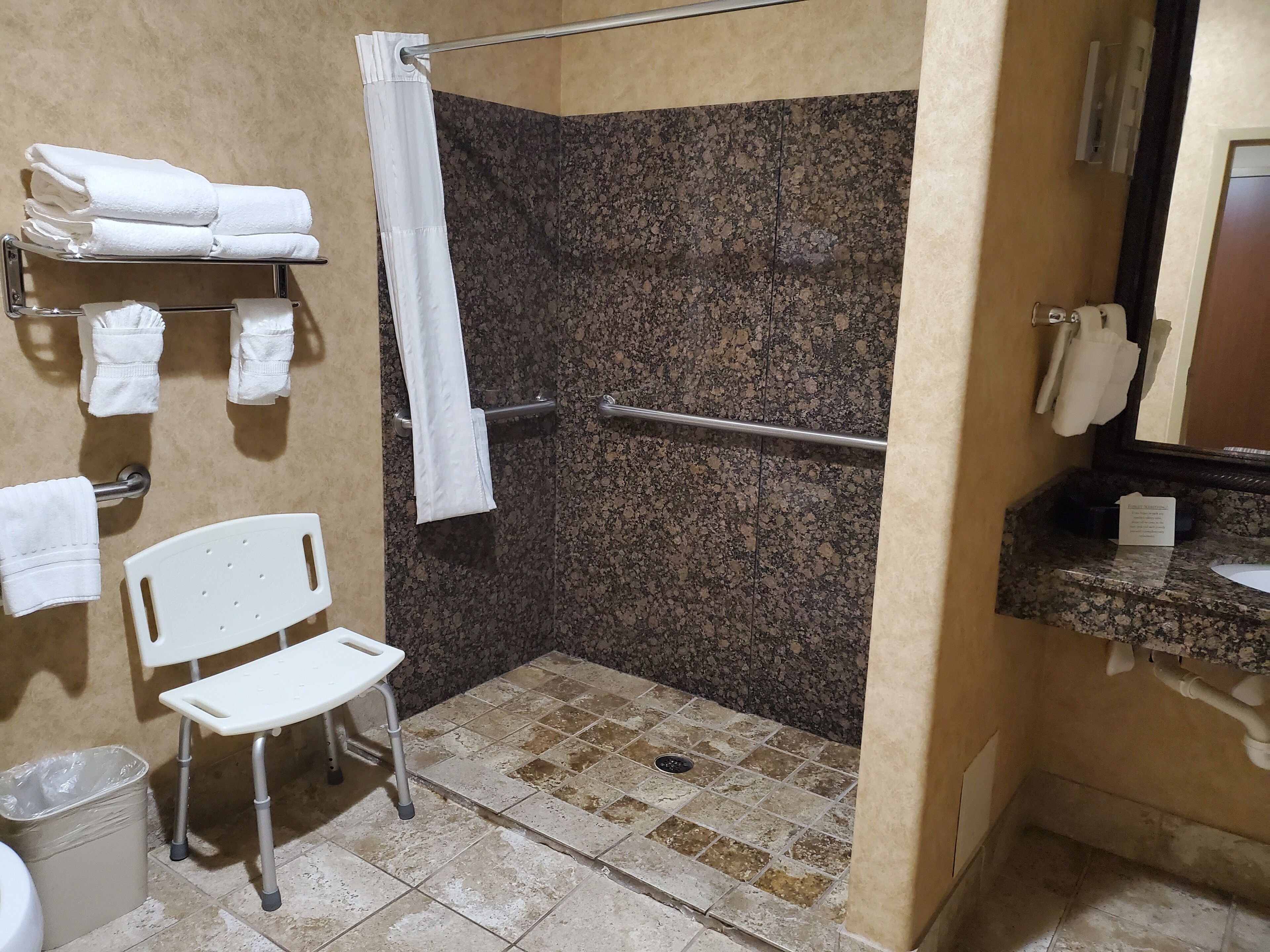 suite, 1 king bed, accessible, non smoking | bathroom | free toiletries, hair dryer, towels