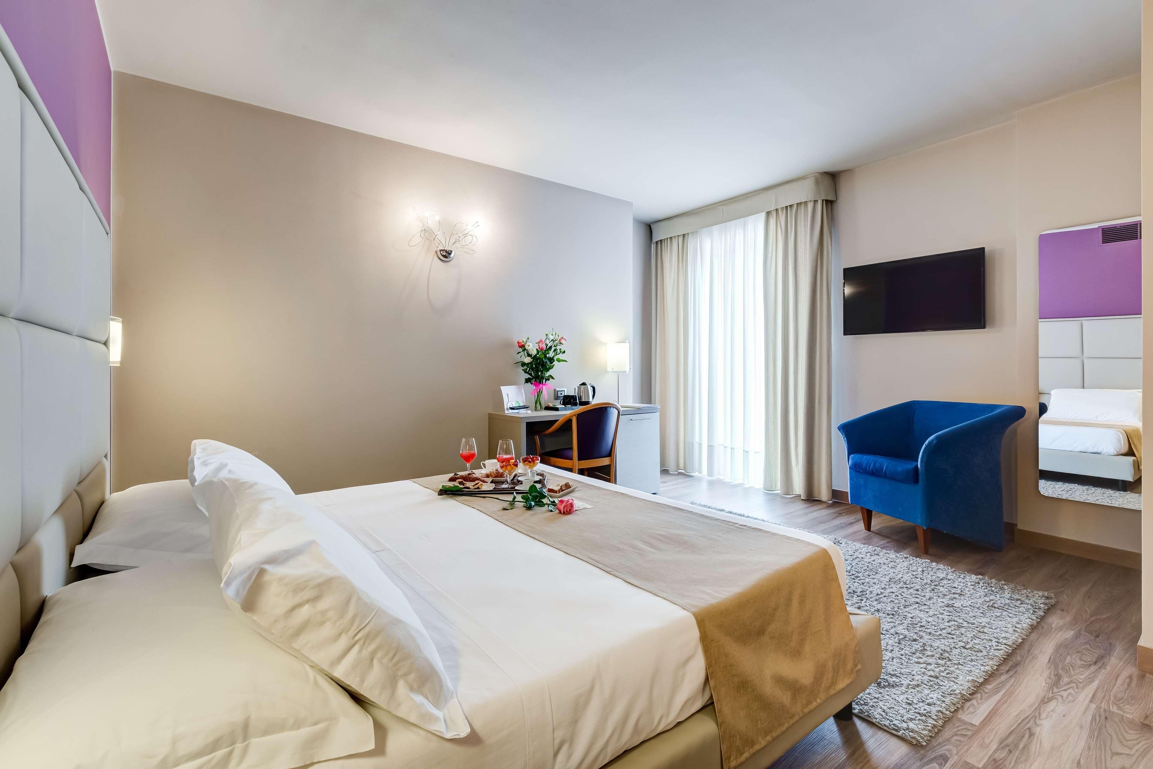 Ropa de cama de alta calidad, edredón y minibar 