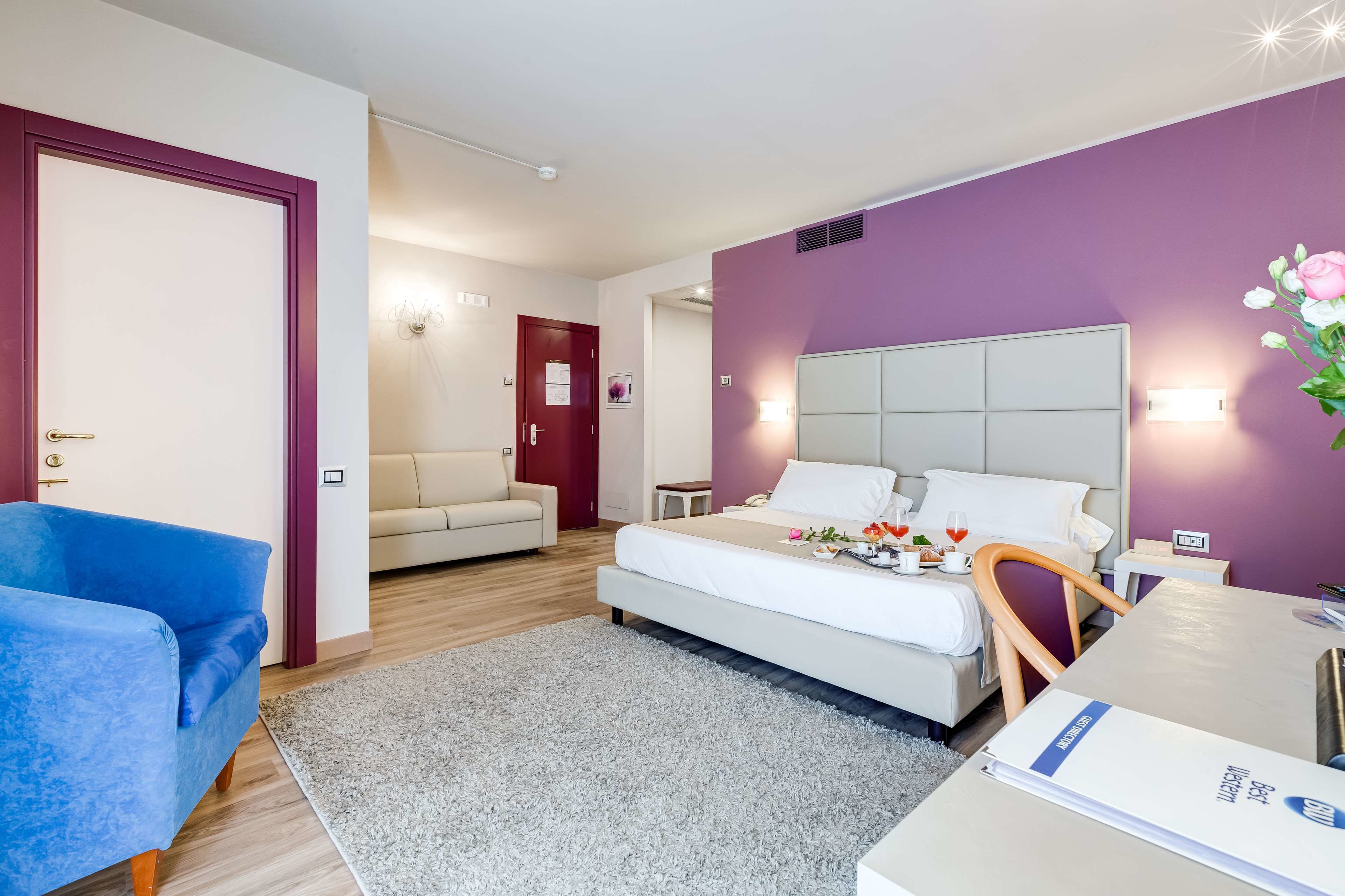 Chambre Familiale, 1 grand lit (with Sofabed)