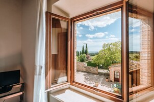 Condo luxo (Casa Palei B) | Roupas de cama premium, edredons de pluma, individualmente mobiliados