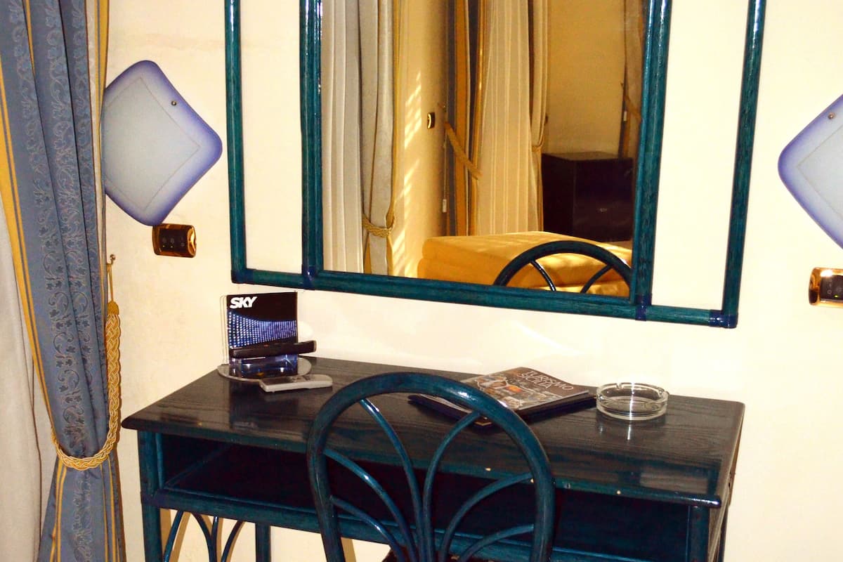 Superior Room, Balcony, Partial Ocean View | 1 bedroom, premium bedding, minibar, in-room safe