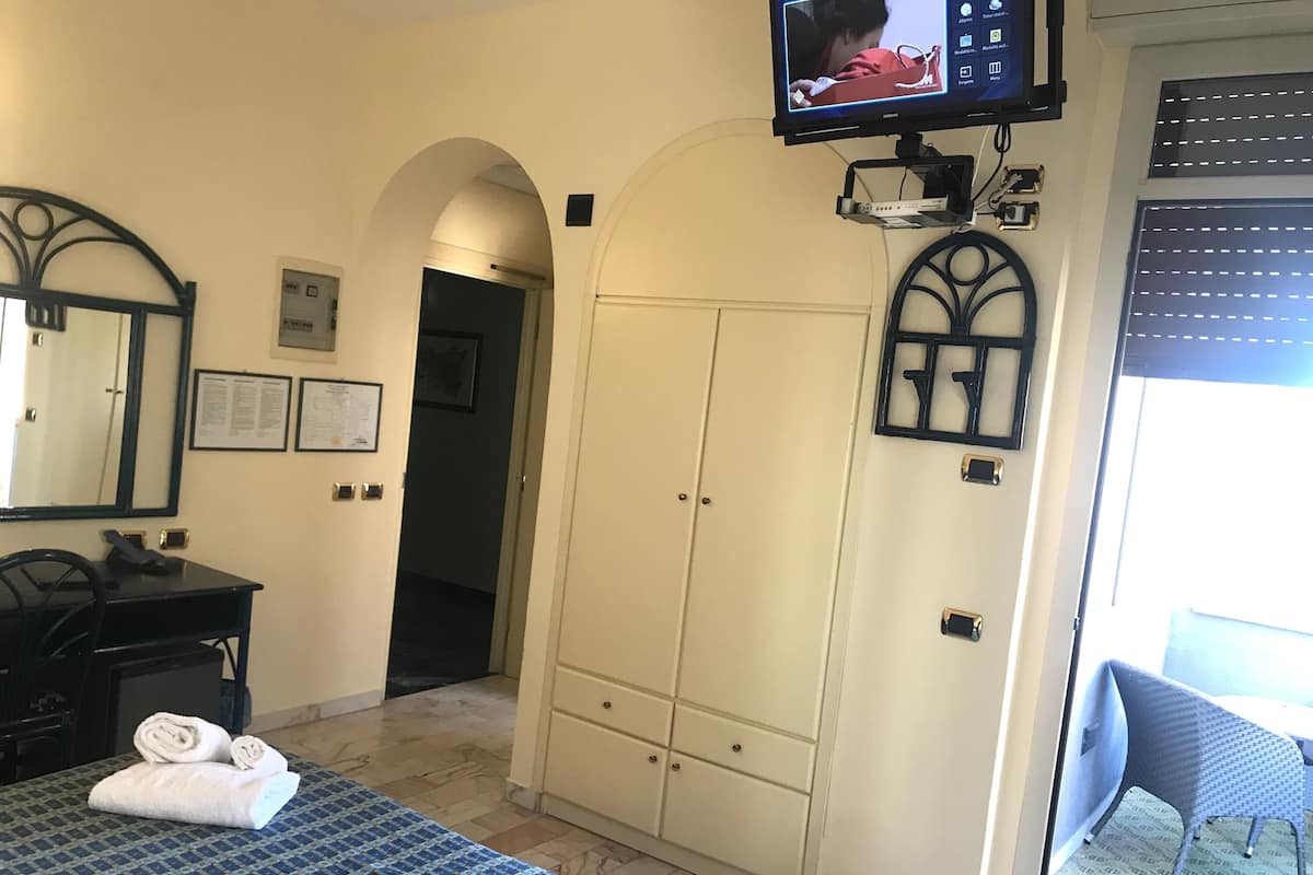 Superior Room, Balcony, Sea View | 1 bedroom, premium bedding, minibar, in-room safe