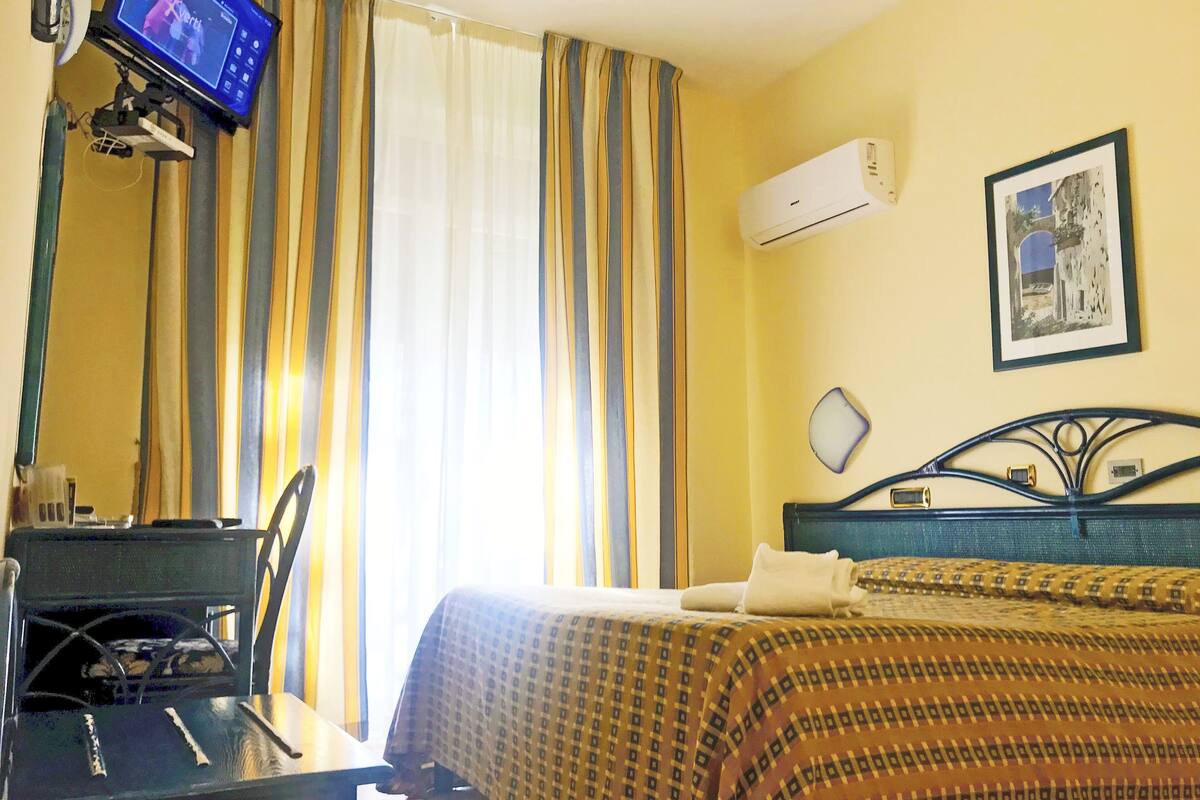 Classic Room, Non Smoking, Garden View | Premium bedding, minibar, in-room safe, desk