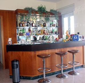 Bar (on property) - Villa Gaia Hotel (Cefalù)