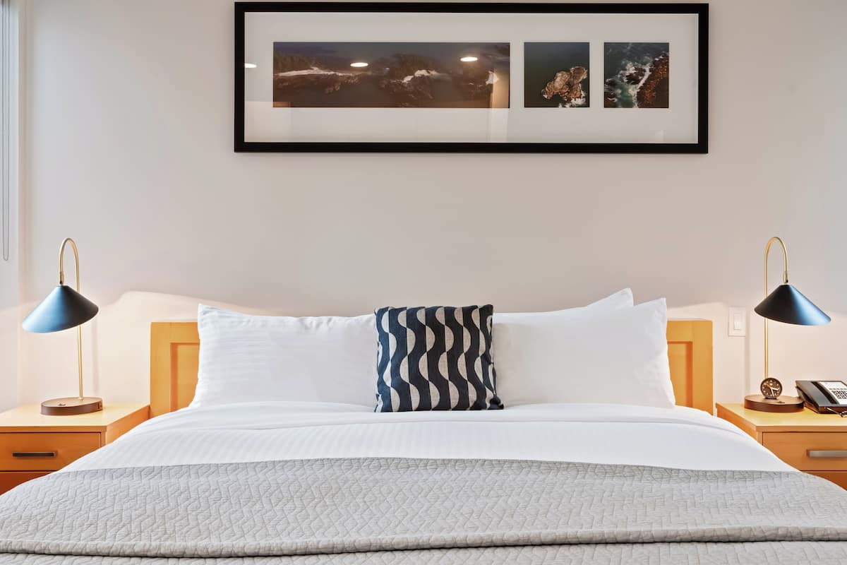 1 Bedroom Lodge | 1 bedroom, in-room safe, iron/ironing board, free WiFi