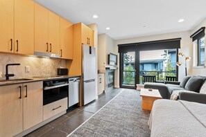 Studio Trail (short distance from main lodge) | 1 bedroom, in-room safe, iron/ironing board, free WiFi