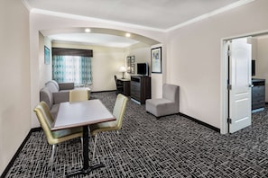 Deluxe Suite, 1 King Bed, Non Smoking (Deluxe Family Suite) | Premium bedding, desk, laptop workspace, blackout drapes