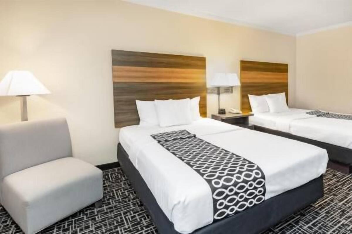 Ropa de cama de alta calidad y escritorio