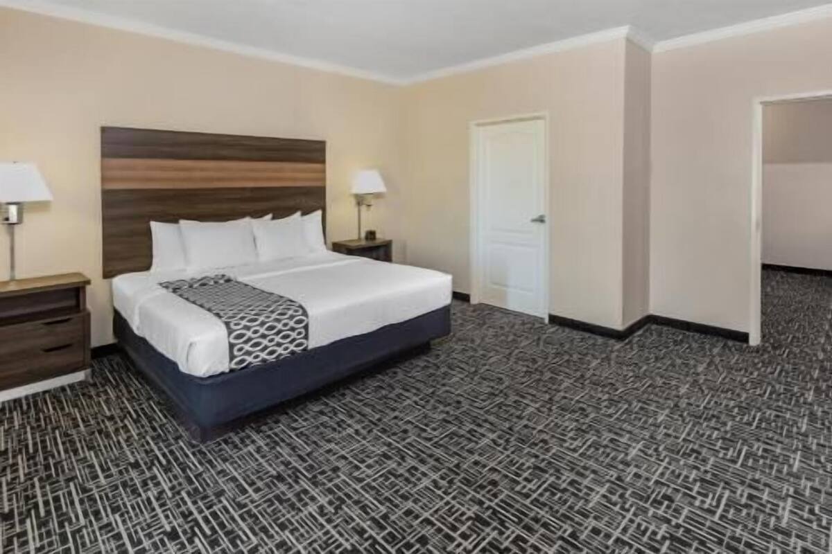 Ropa de cama de alta calidad y escritorio