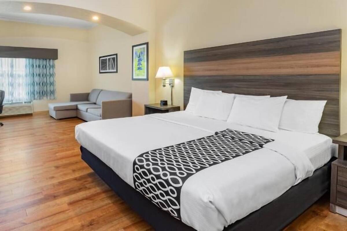 Ropa de cama de alta calidad y escritorio