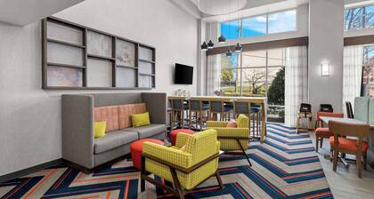 Hampton Inn & Suites Charlotte Airport