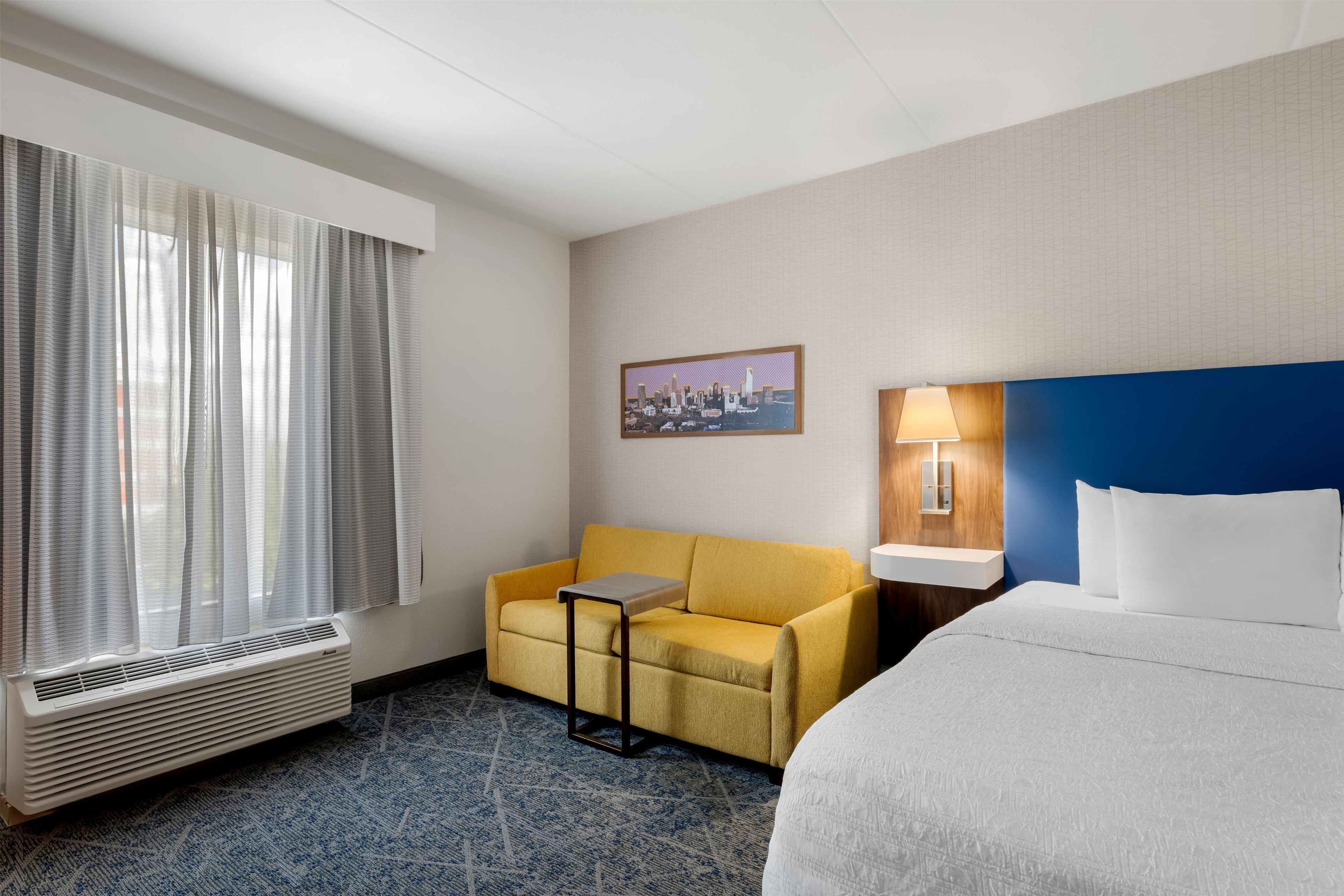 Photo - Hampton Inn & Suites Charlotte-Airport