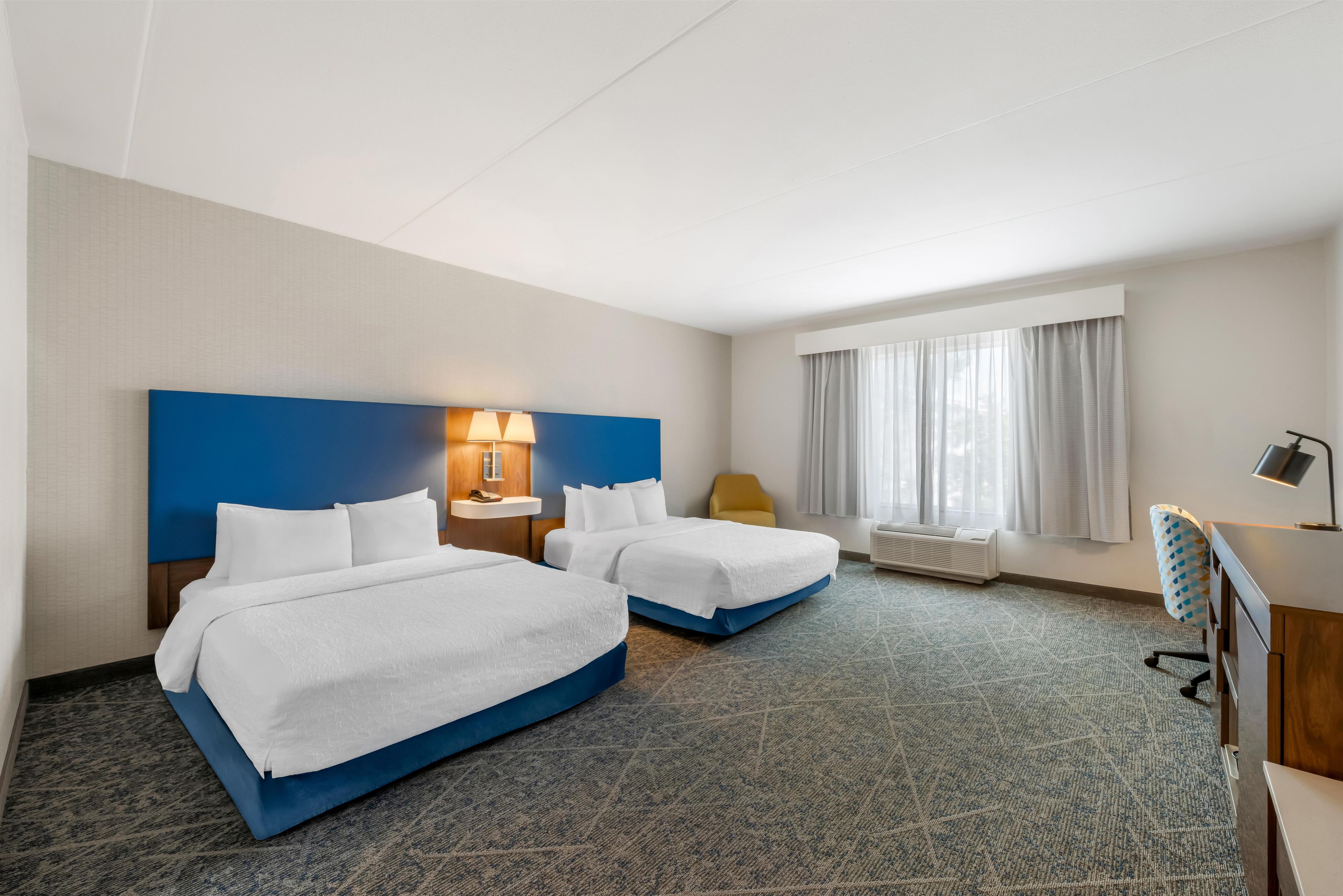 Photo - Hampton Inn & Suites Charlotte-Airport