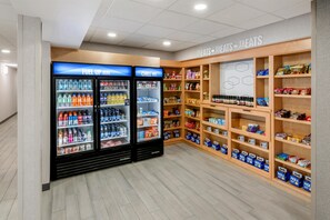 Snack bar - Hampton Inn & Suites Charlotte Airport (Charlotte)