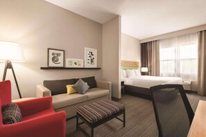 Studio Suite, 1 King Bed with Sofa bed, Non Smoking | Premium bedding, desk, laptop workspace, blackout drapes