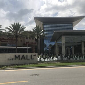 Shopping mall