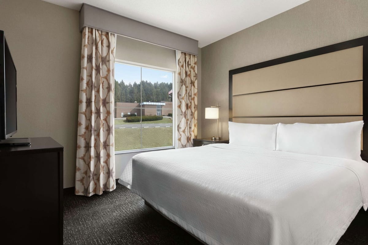 Pillowtop beds, in-room safe, desk, iron/ironing board