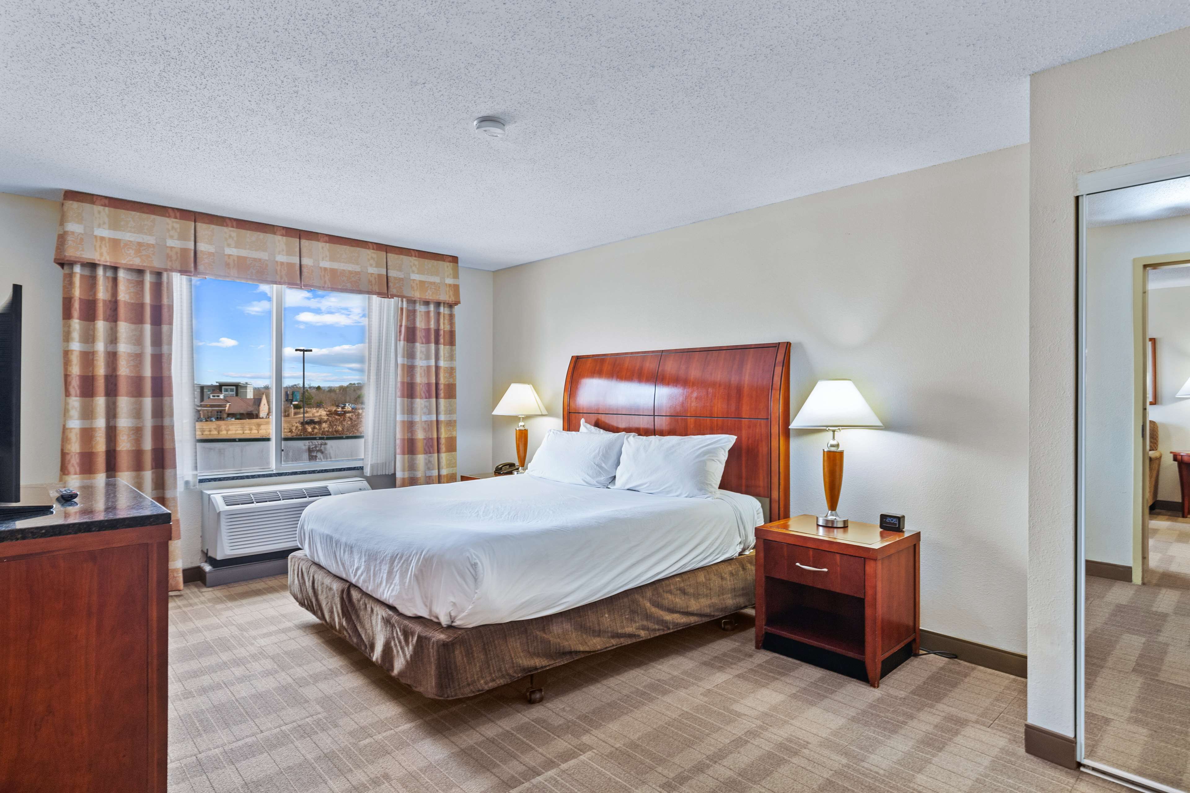 Top 6 Hotels In Starkville, Mississippi Trip101