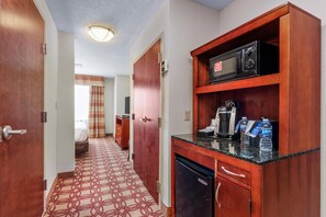 In-room safe, iron/ironing board, free cots/infant beds, WiFi - Hilton Garden Inn Starkville (Starkville)