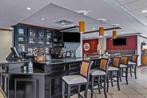 Bar (on property) - Hilton Garden Inn Starkville (Starkville)